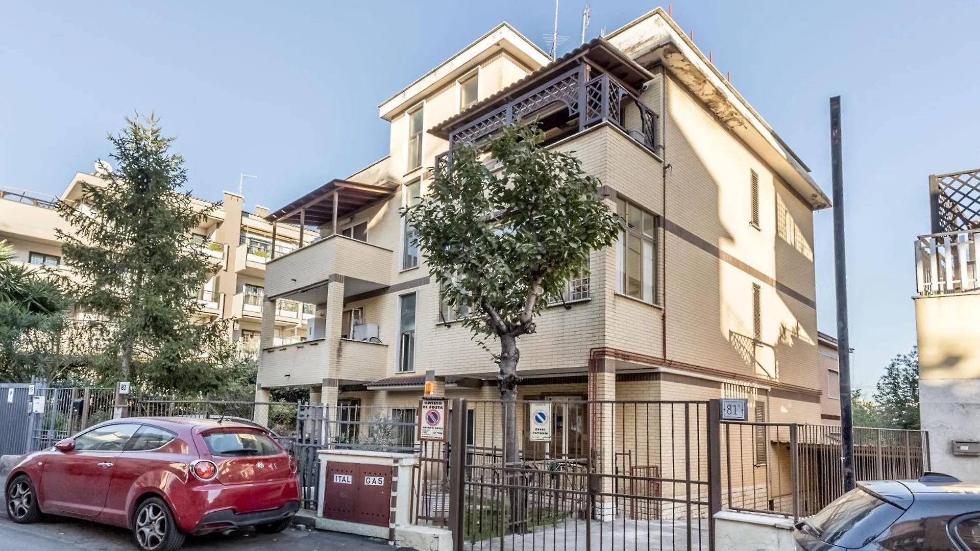 A Casa Di Max - Battistini Station 